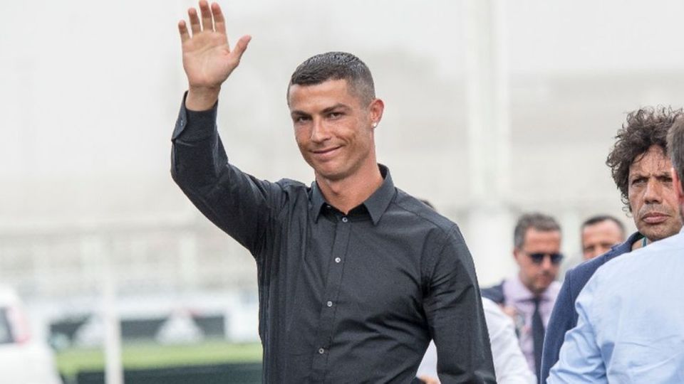 Zum 35 Geburtstag Cristiano Ronaldo Freundin Georgina Schenkt
