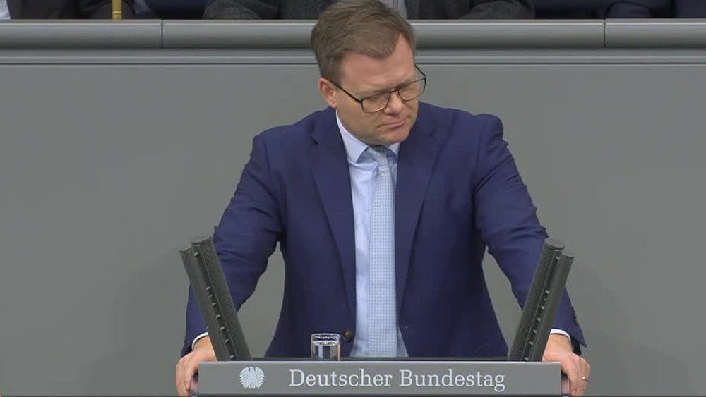 Video: Wer war der Finanzminister? Aussetzer sorgt für Lacher im Bundestag
