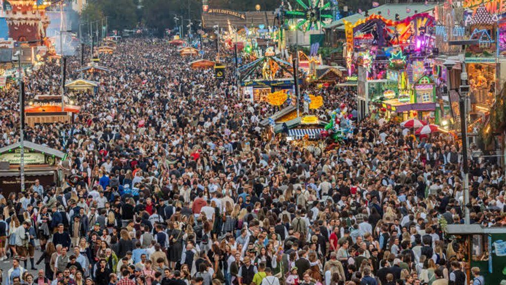 Video: So viele Besucher wie noch nie: Oktoberfest stellt neuen Rekord auf