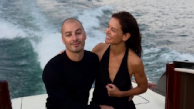 Video: Katie Holmes genießt Liebesurlaub mit Freund Jason