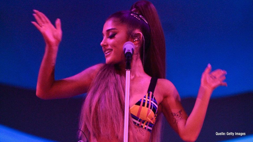 Ariana Grande überrascht mit BTS-Schnappschuss