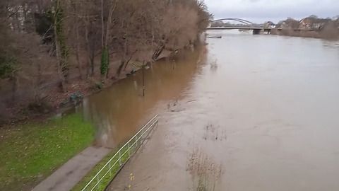 Hochwassergefahr in vielen Teilen von NRW - nachlassender Regen?