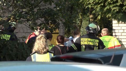 NRW: Mann in Baugrube verschüttet - Mit Schaufeln befreit