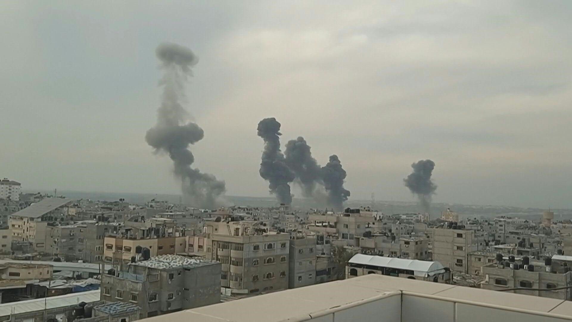 Smoke billows over Rafah following Israeli strikes