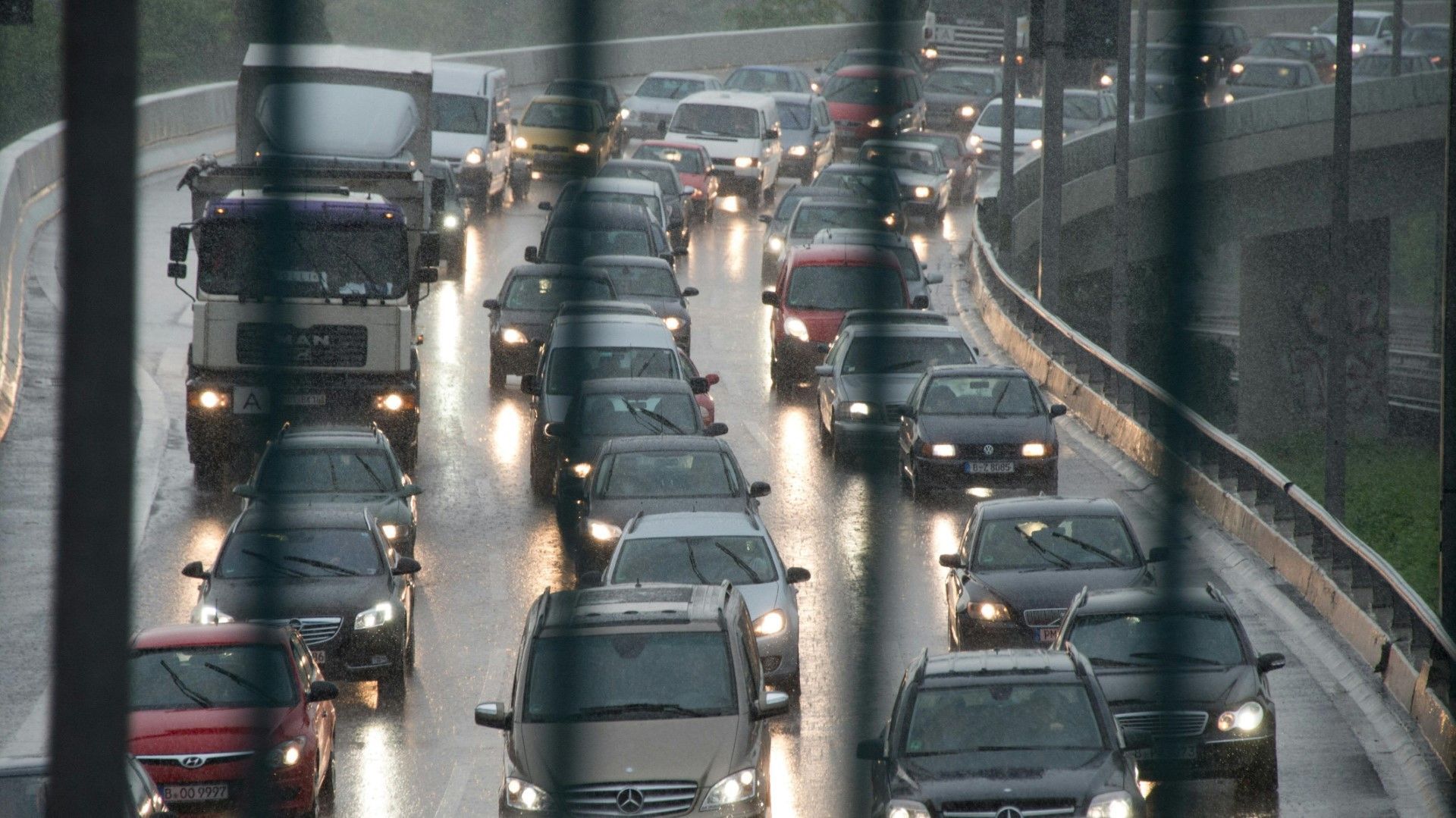 ADAC warnt vor Staus am Wochenende - Ferienende in acht Bundesländern