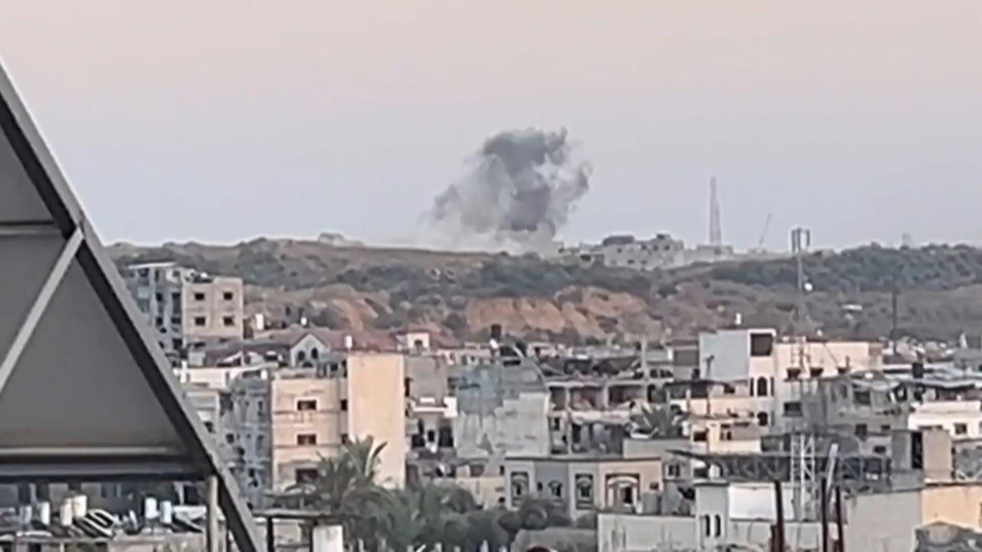 Smoke rises following Israeli strikes on Jabalia in northern Gaza