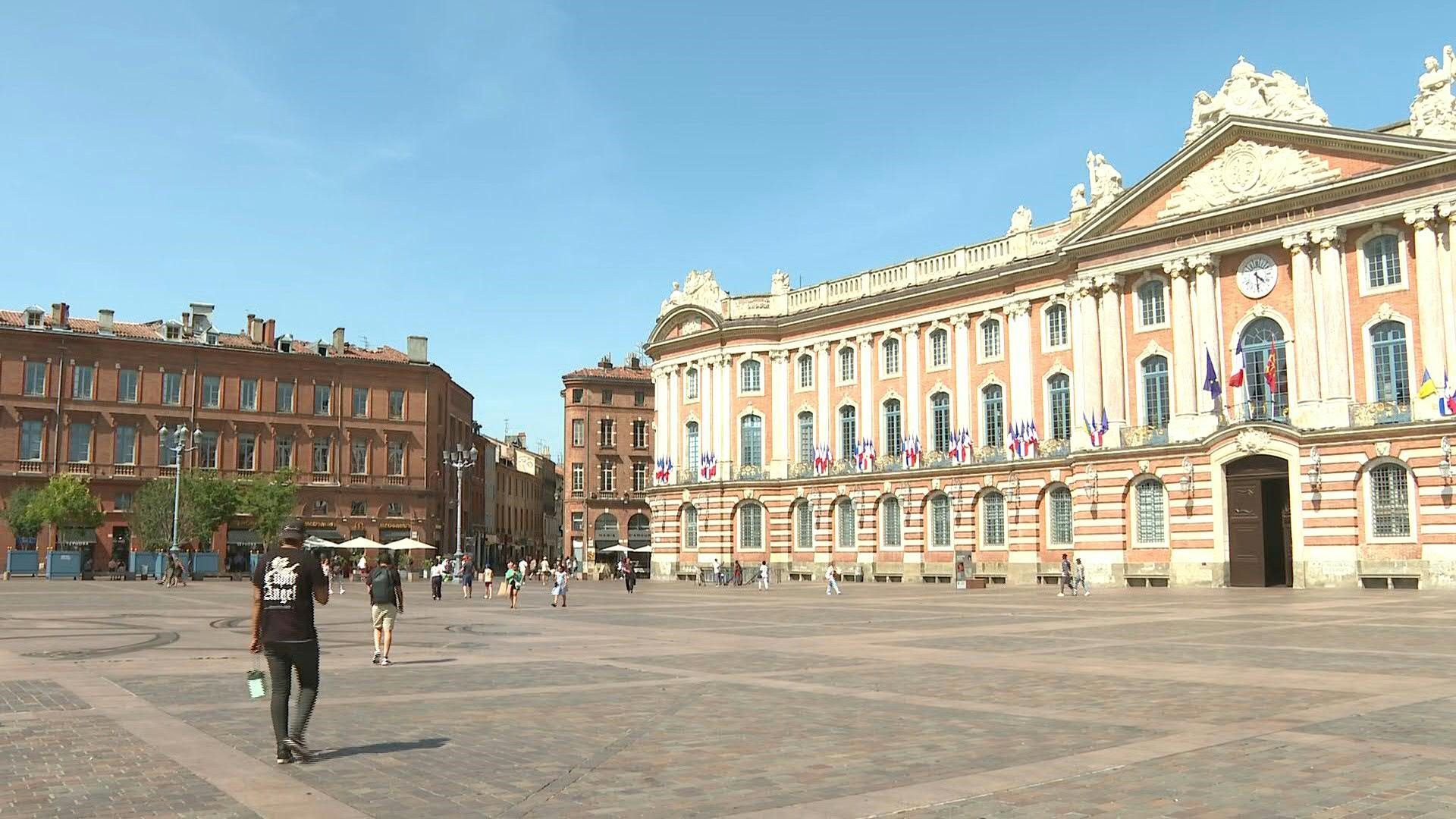 Heatwave in south of France: images of the Place du Capitole in Toulouse