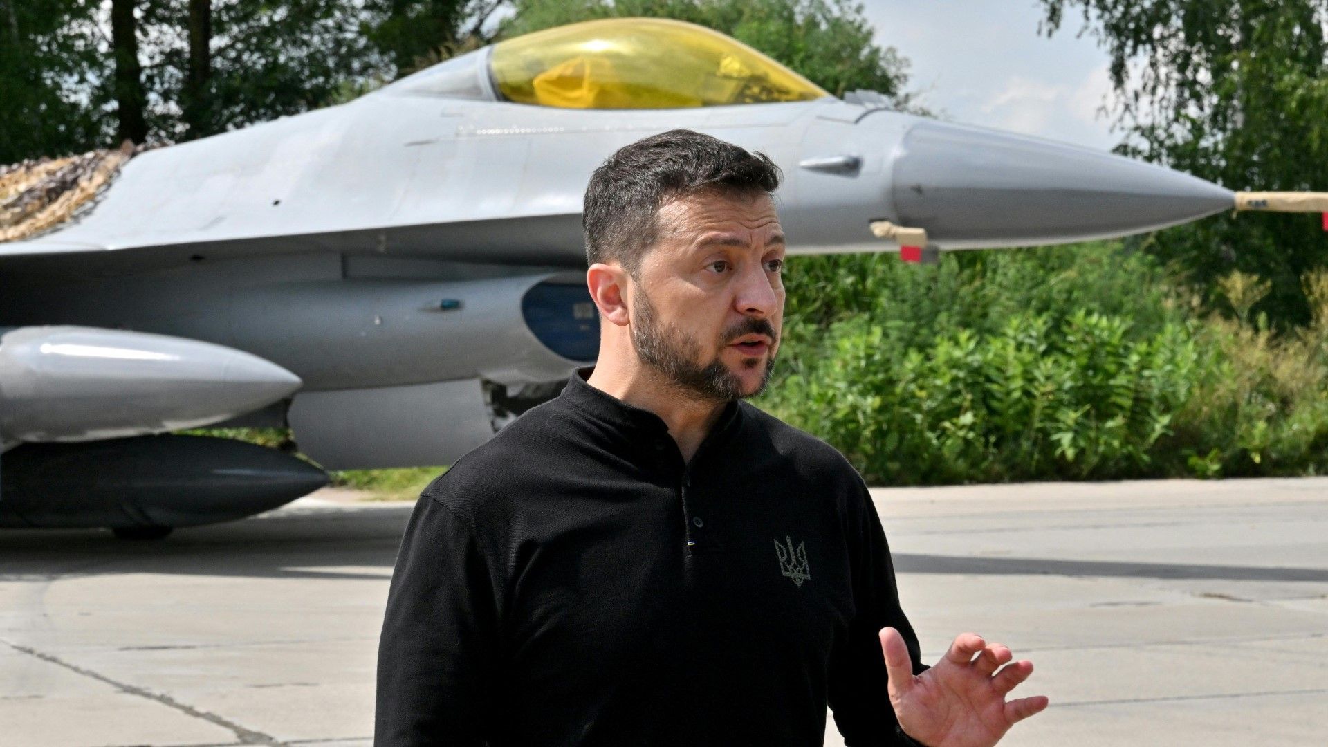 Ukraine hat erste F-16-Kampfjets erhalten