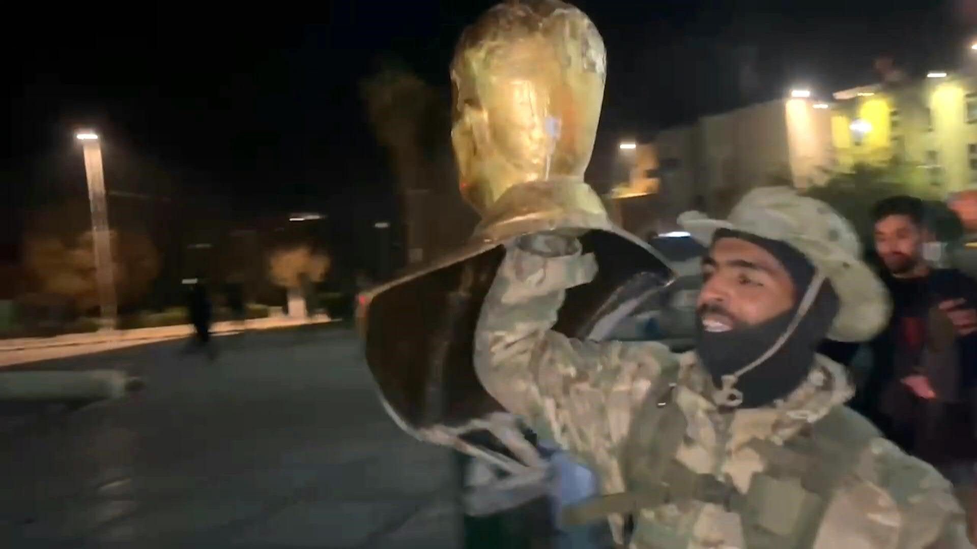 Syrien: Dschihadisten erobern Aleppo – russische Luftangriffe