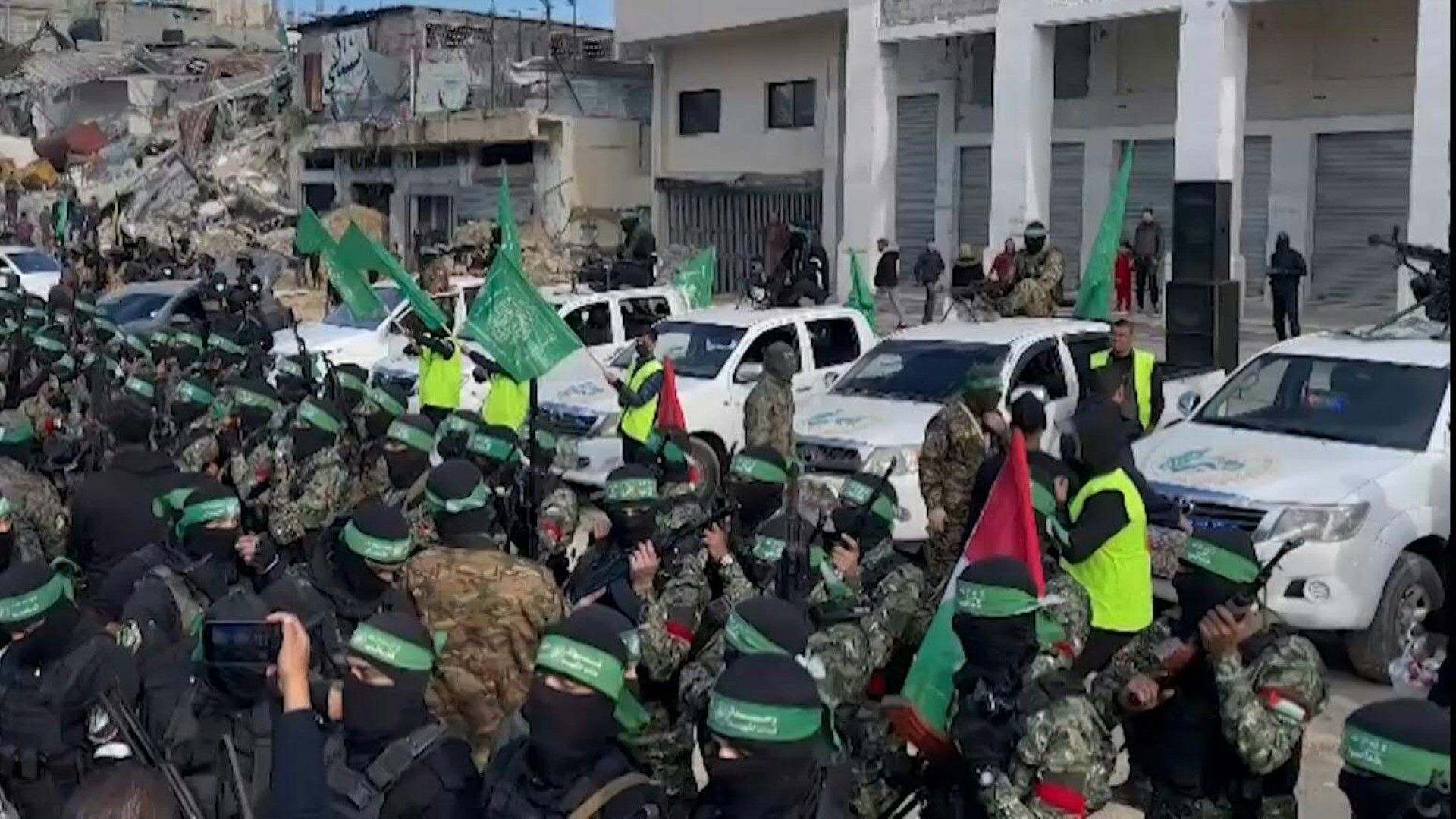 Armed militants gather in Gaza ahead of Israeli hostage swap