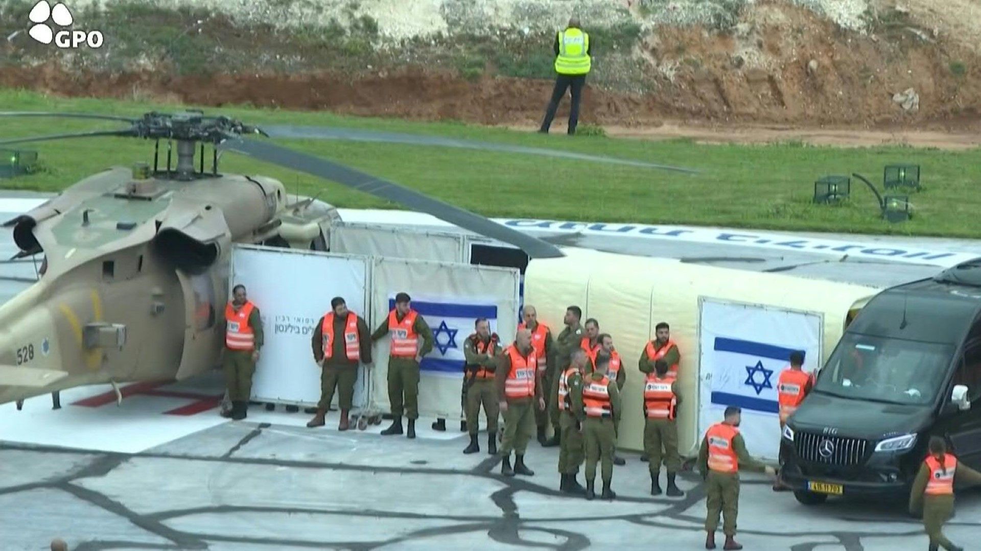 Freed hostage Tal Shoham arrives at hospital in central Israel