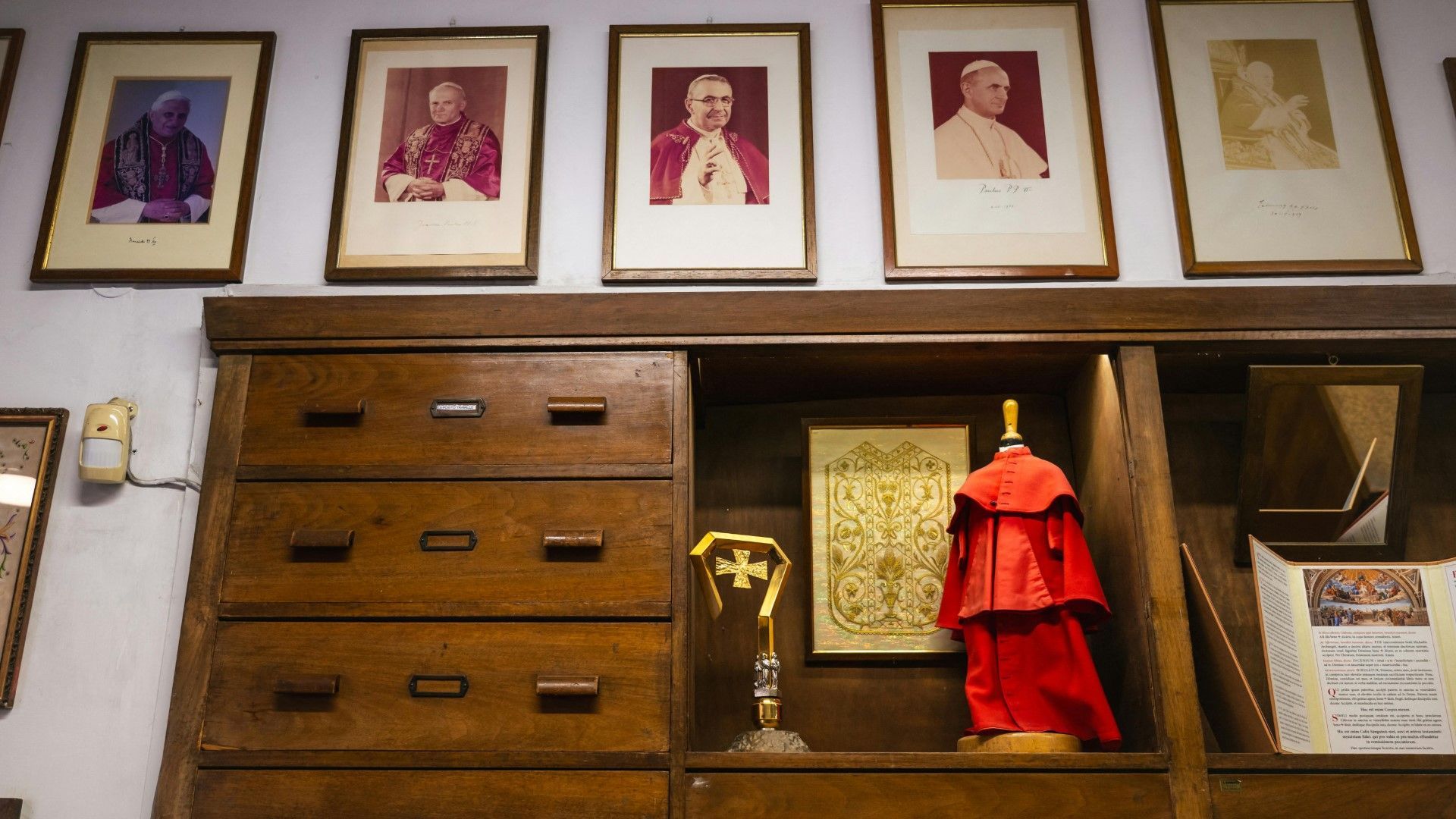 Des Papstes neue Kleider – Second Hand?