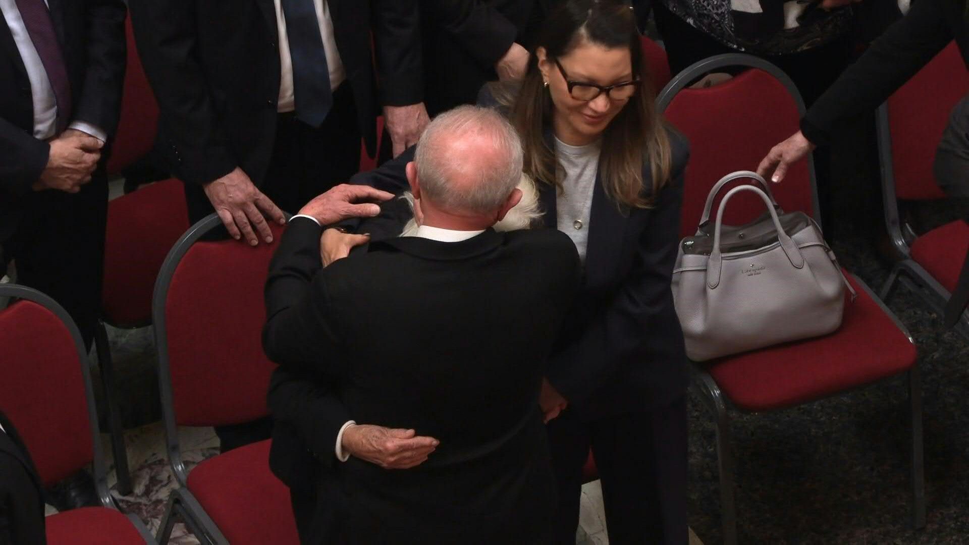 Lula do Brasil chega ao velório de Mujica, presta homenagem ao ex-líder