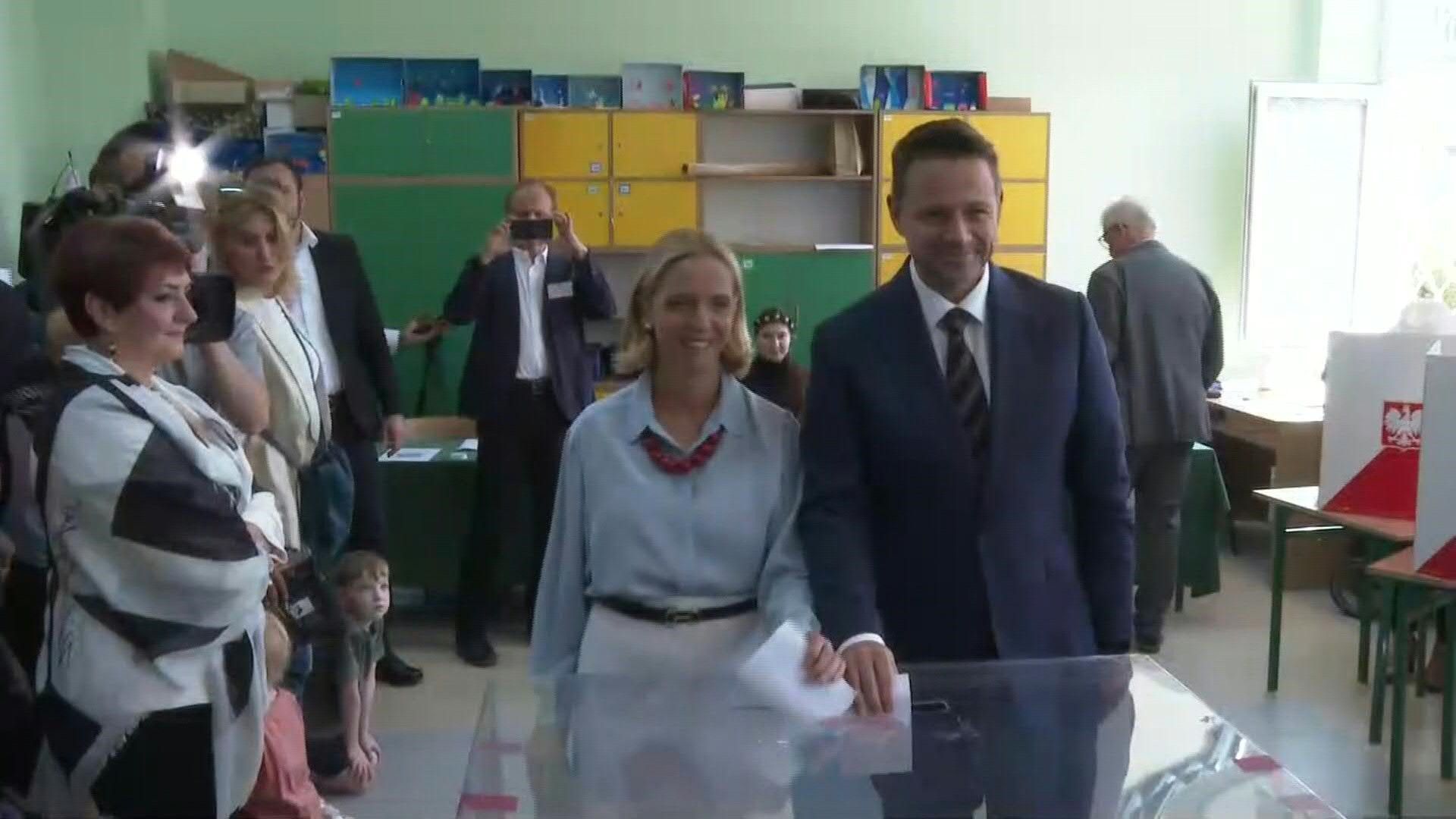 Video: Warsaw’s mayor and liberal presidential candidate Rafal Trzaskowski votes
