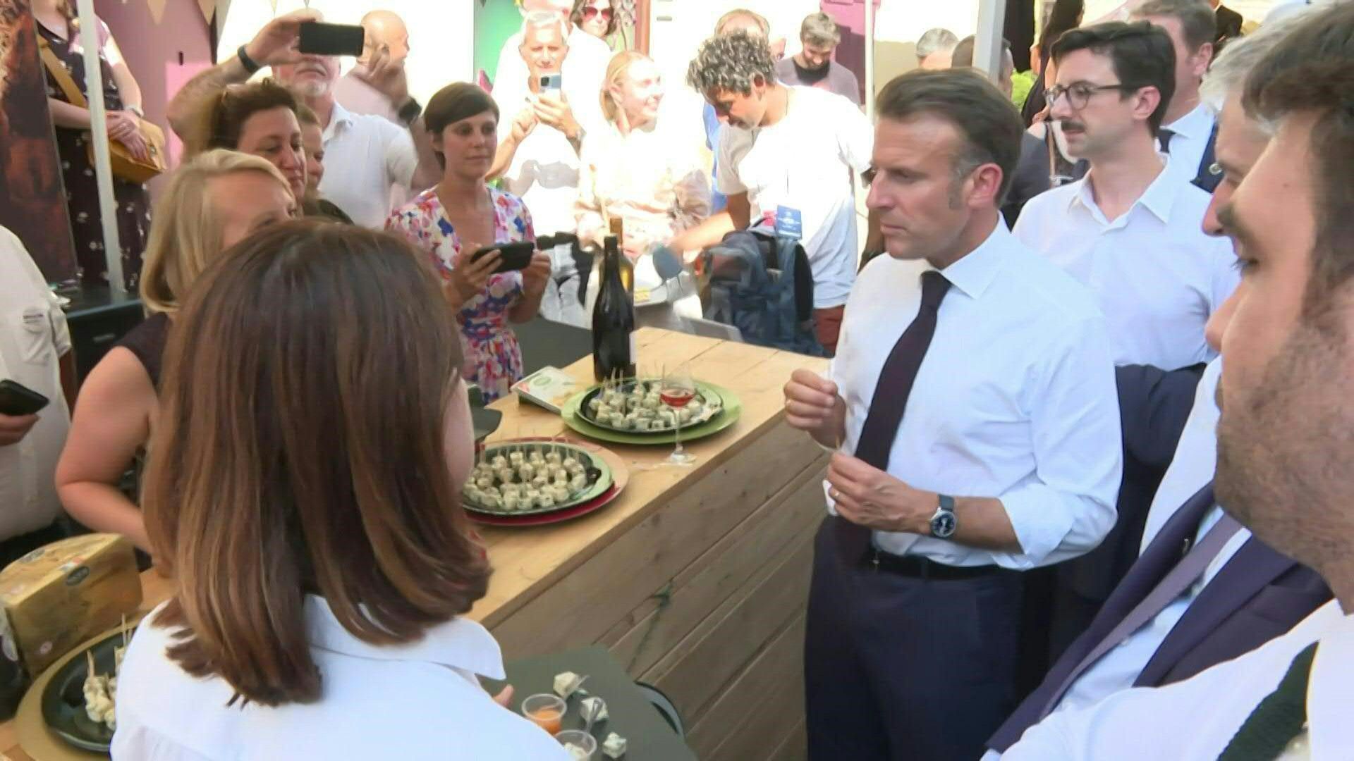 Macron in Roquefort for the 100th anniversary of the label