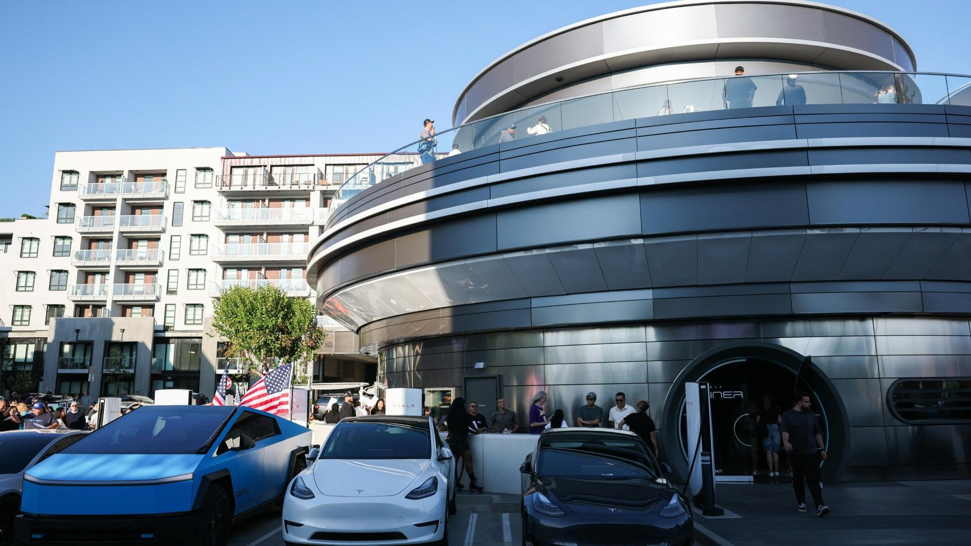 Tesla-Restaurant in L.A.: Schlemmen und E-Auto laden