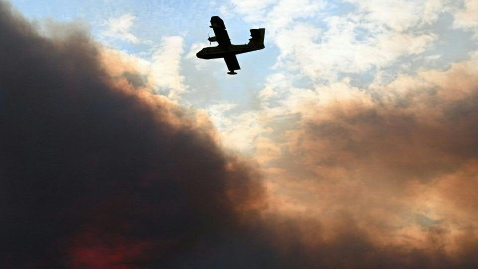 Riesiger Waldbrand in Südfrankreich lodert weiter