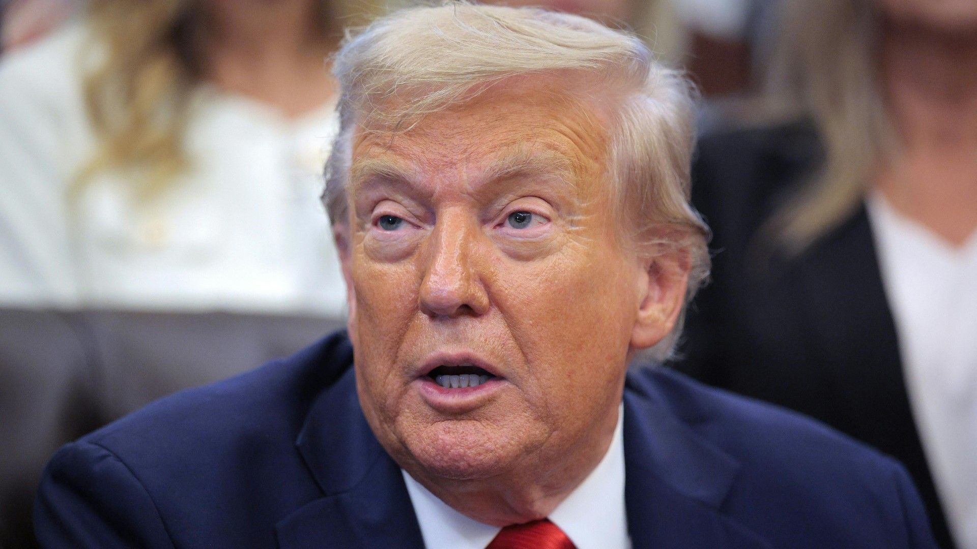Trump hat erneut mit Putin gesprochen: „Es macht mich sehr wütend“