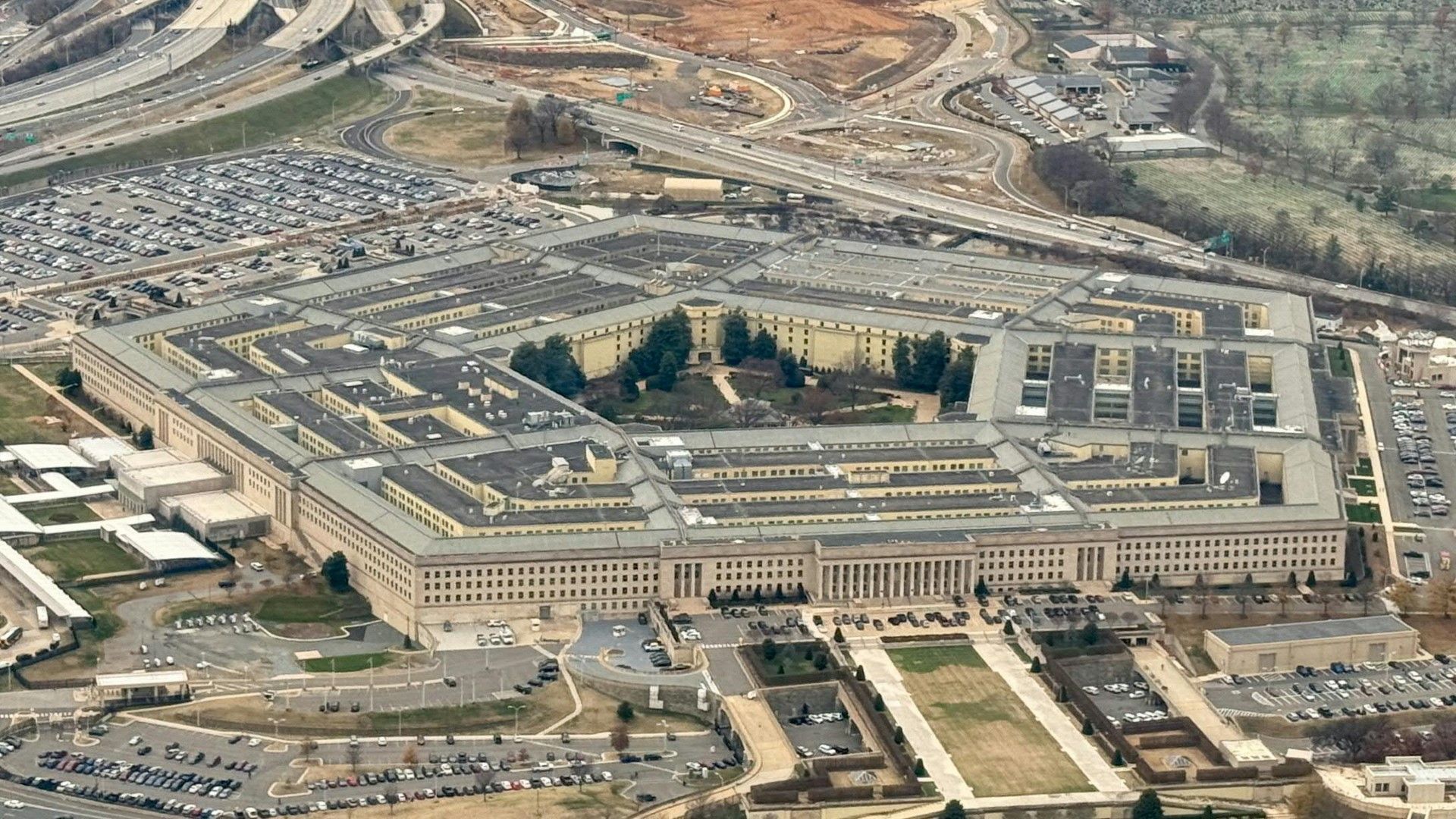 Trump will Pentagon in „Kriegsministerium“ umbenennen