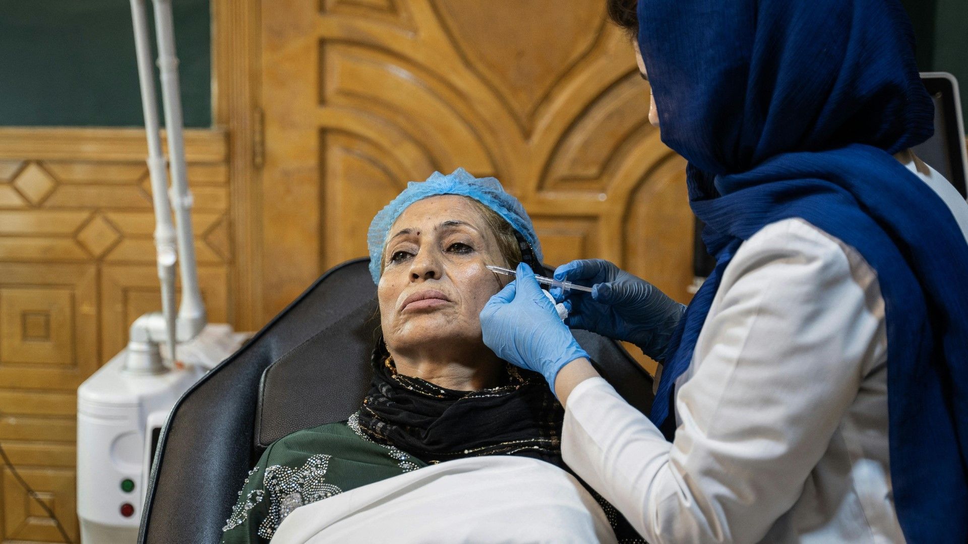 Botox unter der Burka: In Afghanistan florieren Schönheitskliniken