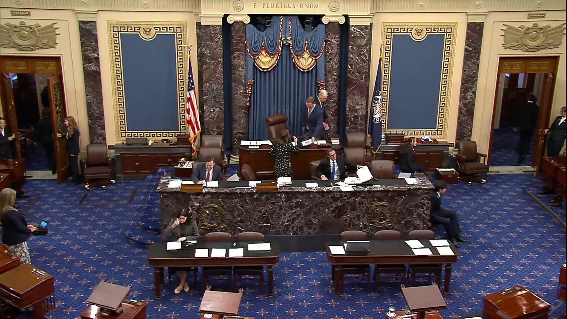 Senate convenes ahead of vote to end US government shutdown