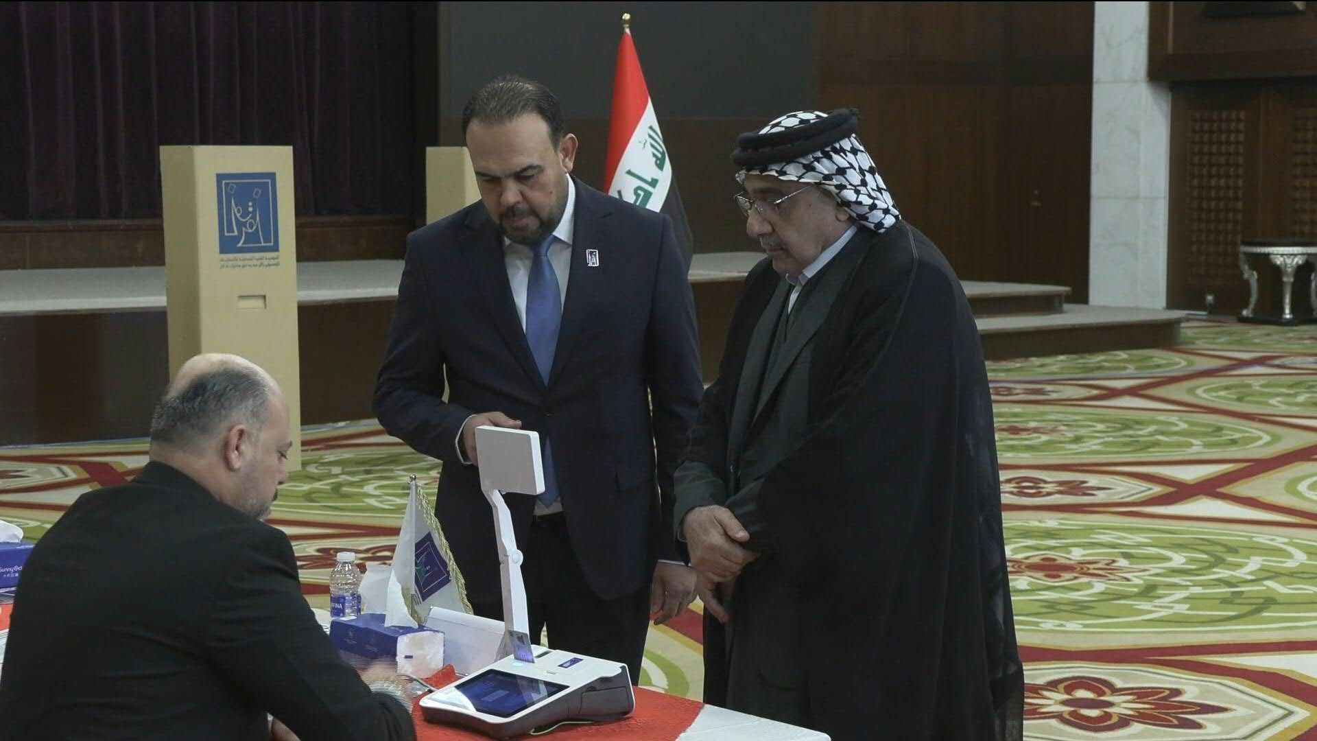 Video: Iraq officials vote as polling stations open for general elections