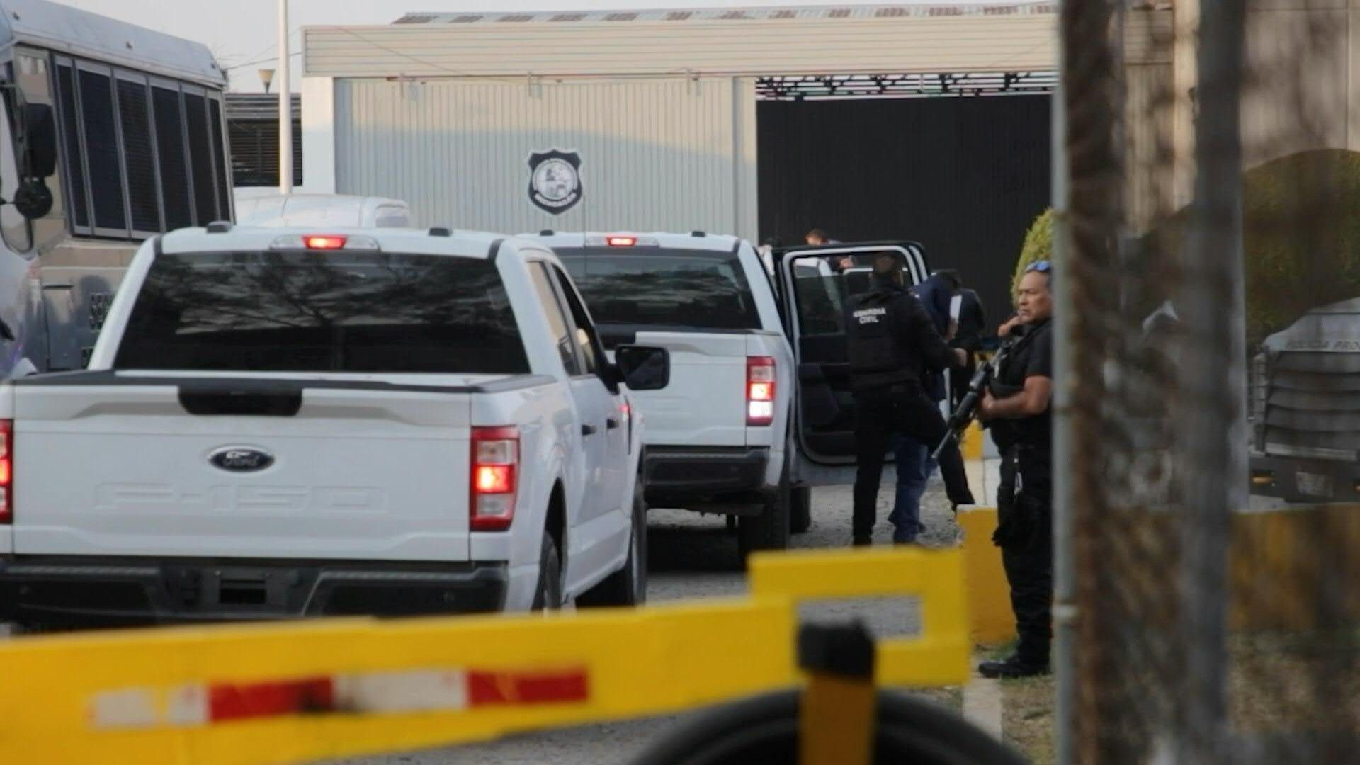 Seven-bodyguards-arrested-as-suspects-in-Mexico-mayor-s-murder-arrive-at-prison