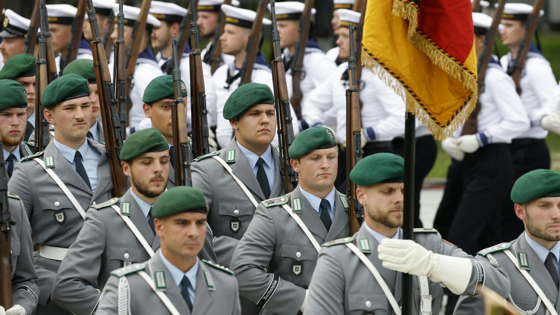 Neuer Wehrdienst: Das kommt auf junge Menschen zu