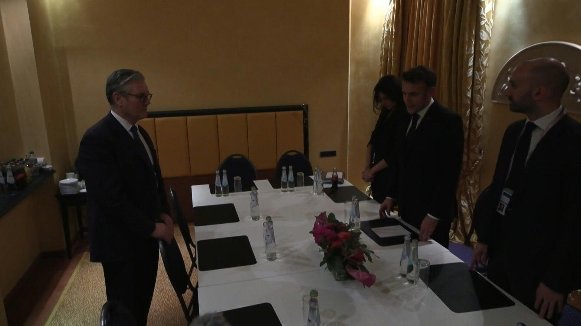 Video: Macron and Starmer meet at Munich Security Conference