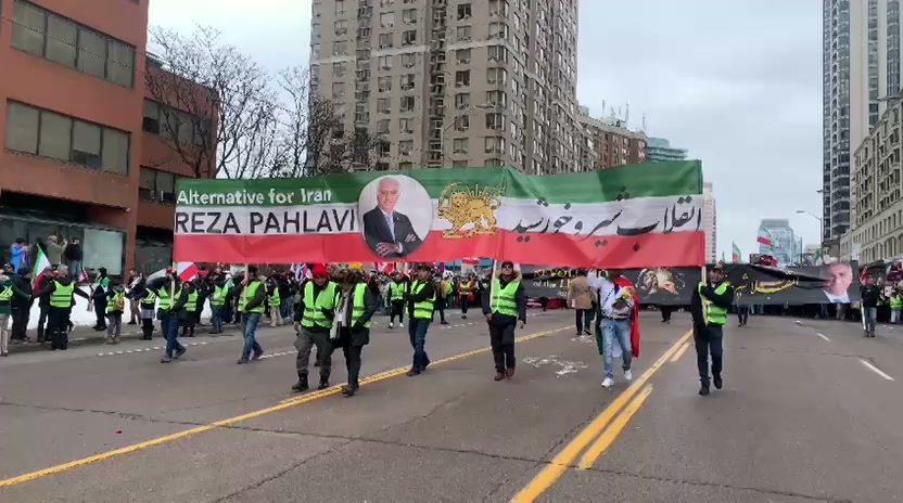 Video: Toronto: rally in support of protests in Iran