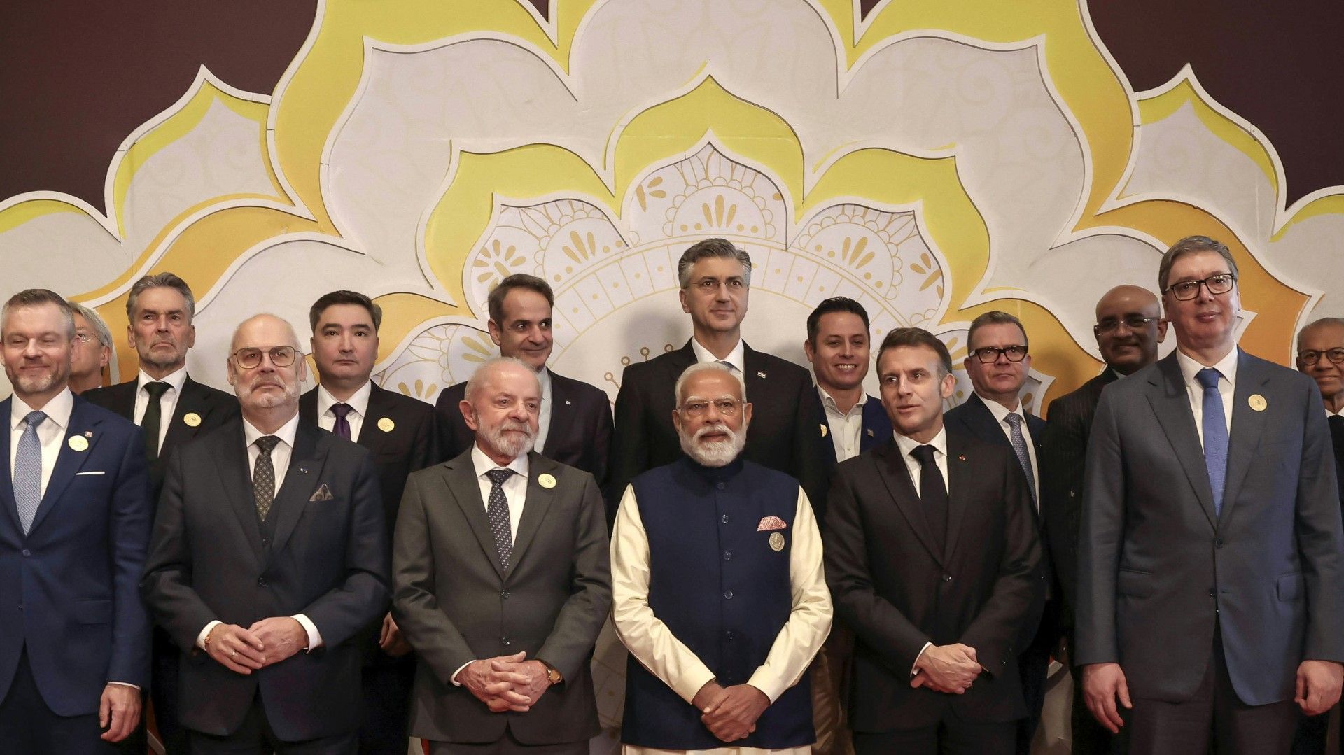 Video: KI-Gipfel in Indien: Technologiezugang für alle gefordert