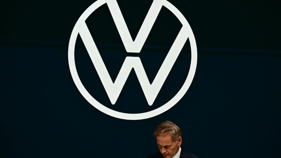 Gewinneinbruch bei VW – Ergebnis fast halbiert
