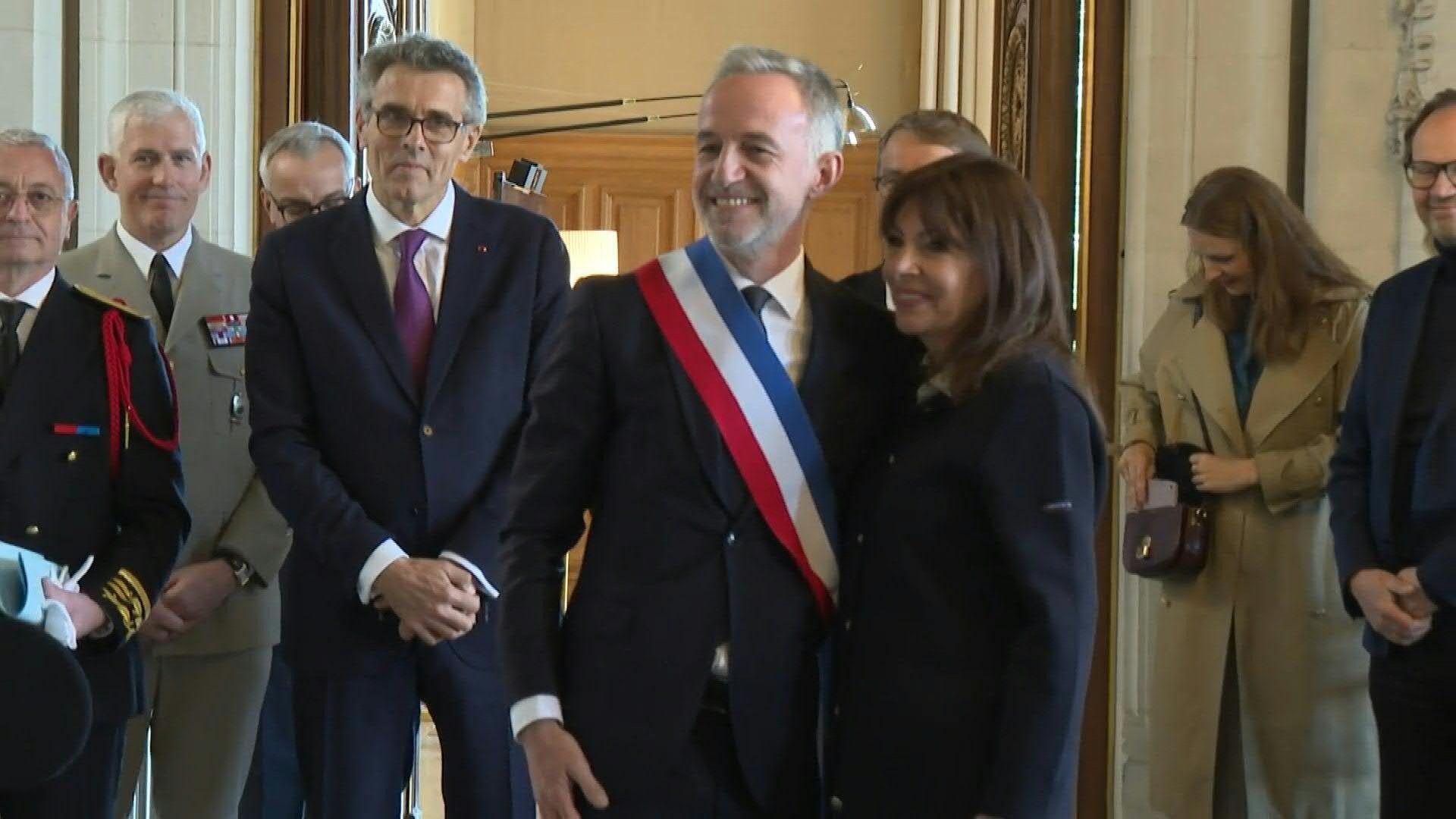Video: New Mayor of Paris Emmanuel Grégoire receives tricolour sash