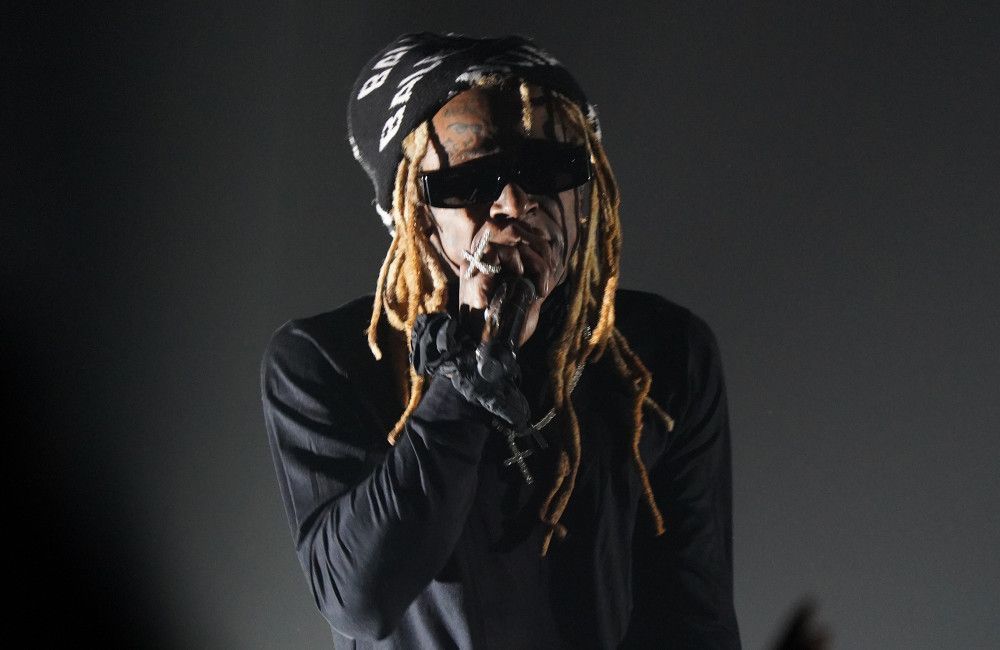 Lil Wayne beschuldigd van fysiek misbruik door ex-vriendin Denise Bidot