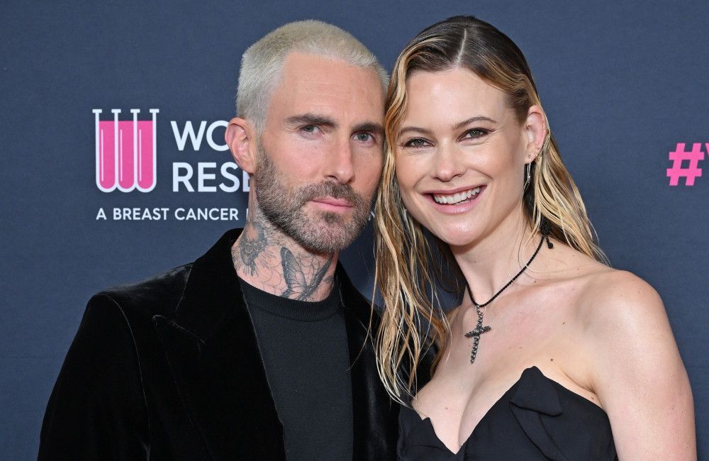 Maroon 5: ‚Priceless‘ zollt Adam Levines Ehefrau Behati Prinsloo Tribut
