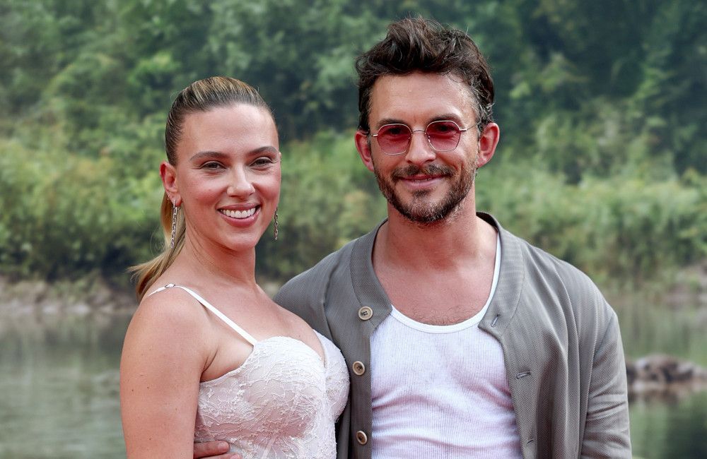 Scarlett Johansson jokes she and Jonathan Bailey are 'friendly people' after their red carpet kisses