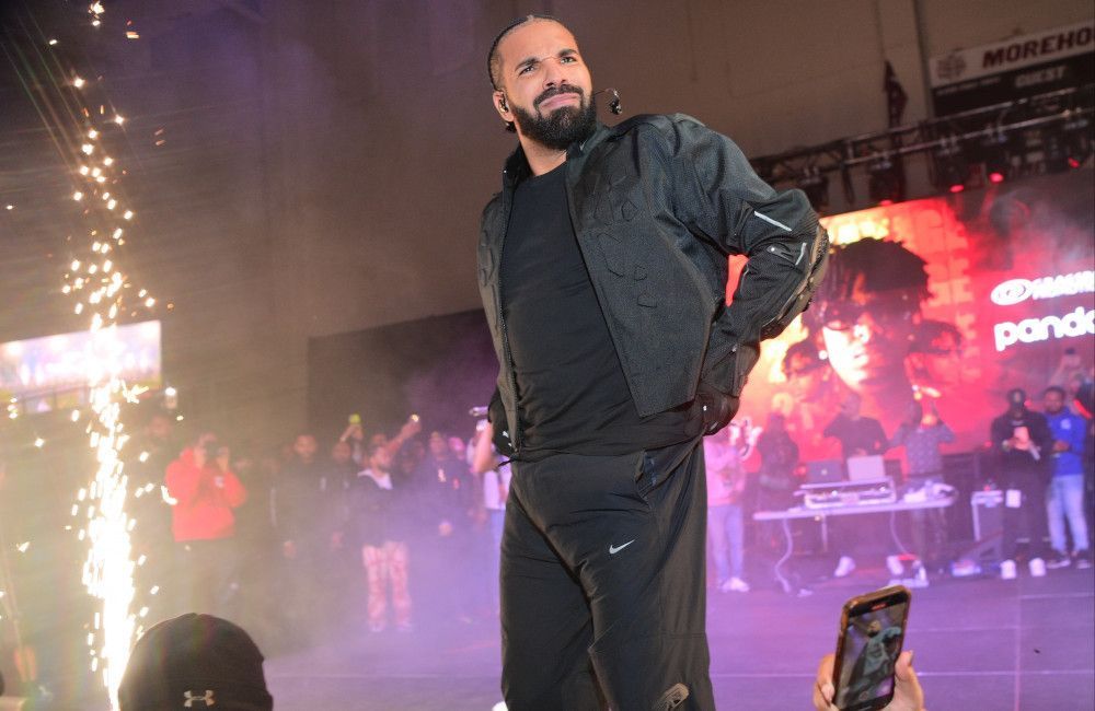 Drake's loyal fans chant 'F*** KENDRICK' at Birmingham show