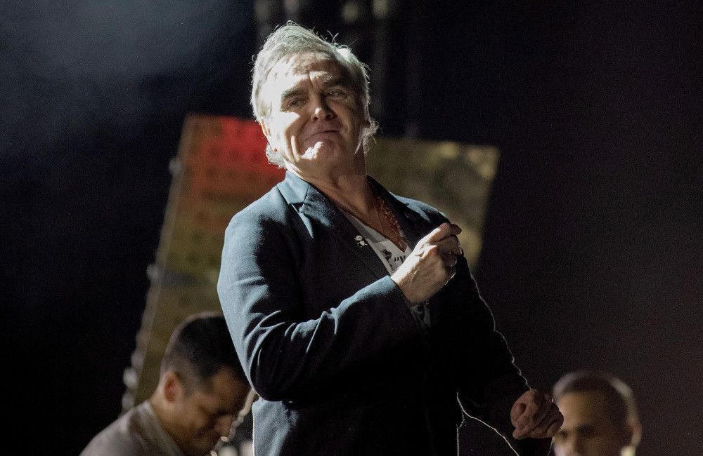 Morrissey kondigt aan dat hij al zijn zakelijke belangen in The Smiths verkoopt