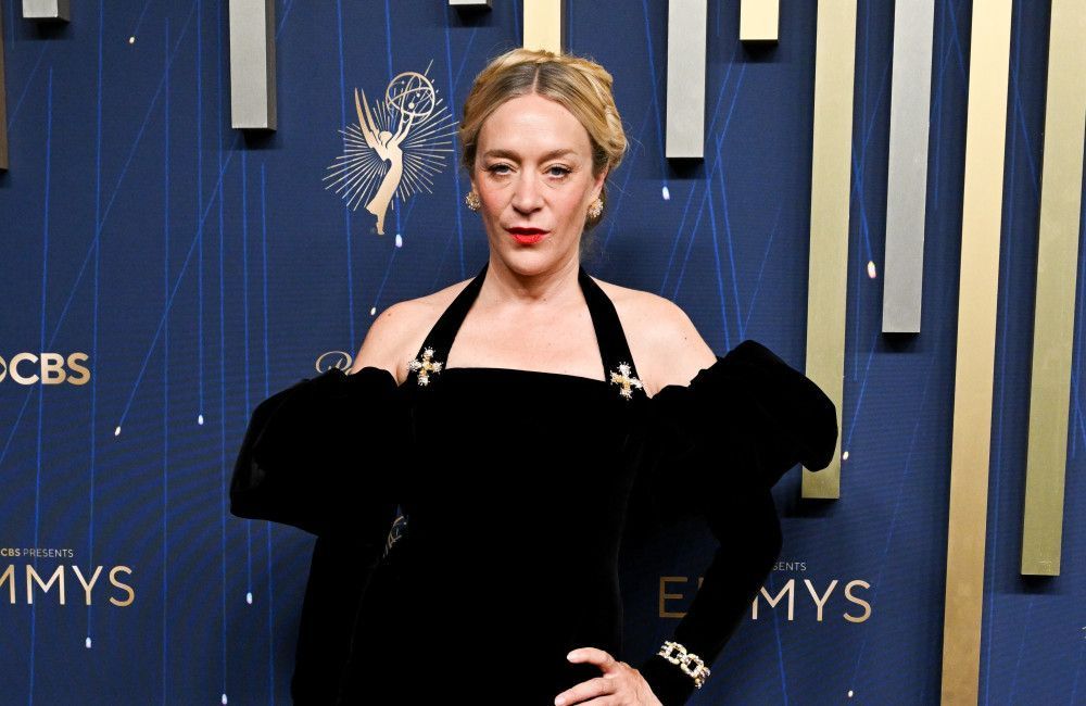 Chloe Sevigny has apologised for her lapse in judgement after posing for photos with Marilyn Manson