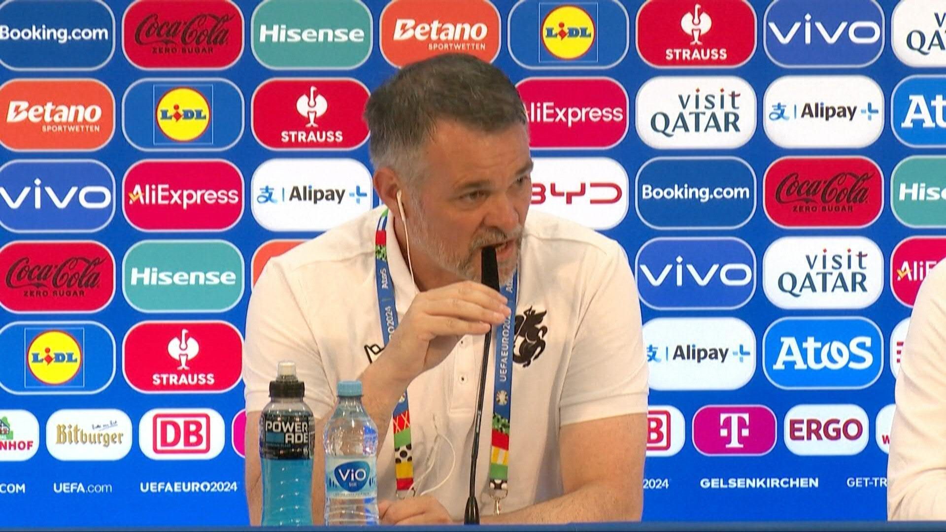 "Trottel": Georgien-Coach Sagnol echauffiert sich