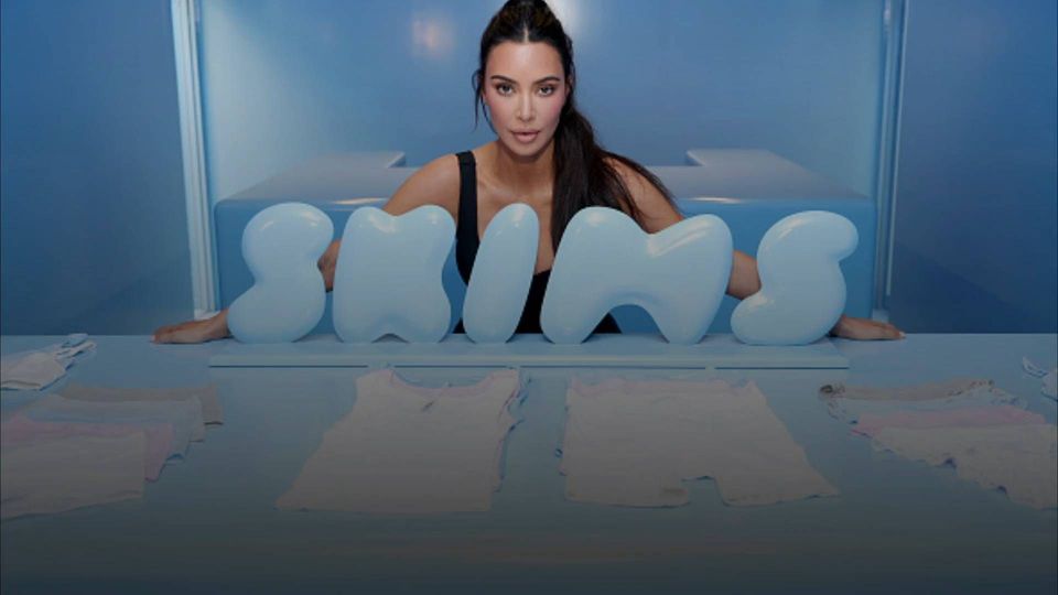 Kim Kardashian: BH mit Fake-Brustwarzen sorgt für Aufregung