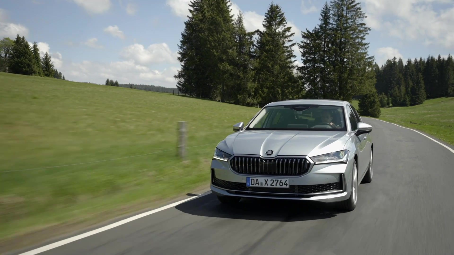 Der neue Škoda Superb - Nochmals verbesserte Platzverhältnisse und sechs neue Farben