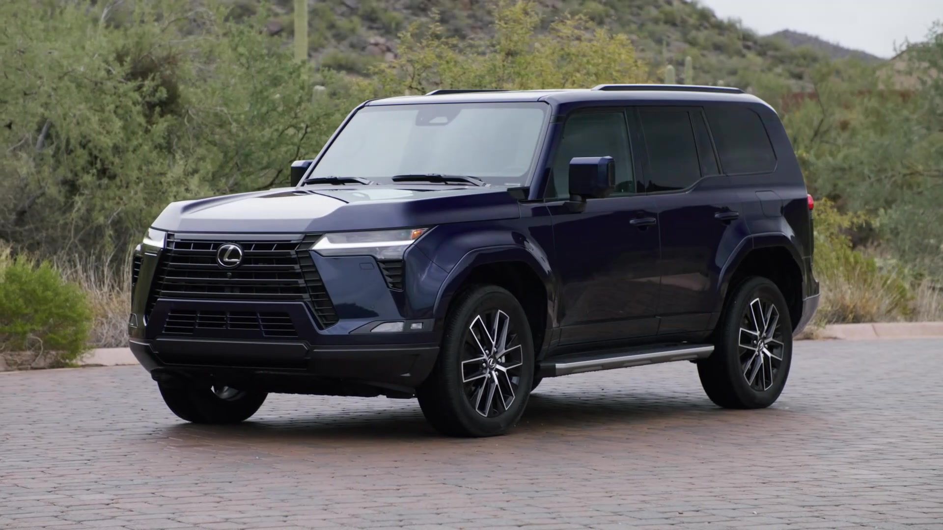 Video: 2025 Lexus GX Premium+ Exterior Design in Night fall Mica