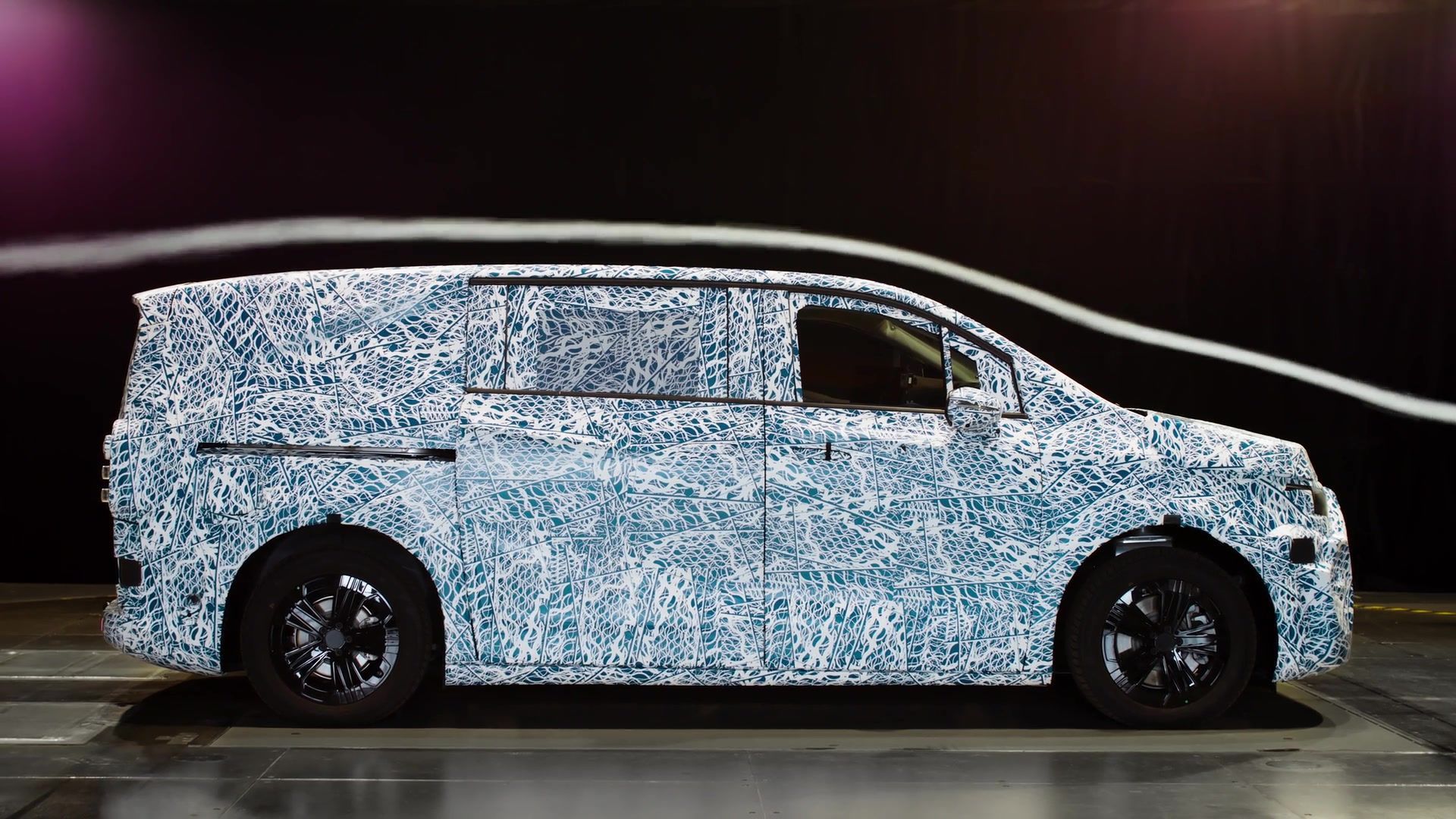Mercedes-Benz VLE succeeds in next major development steps