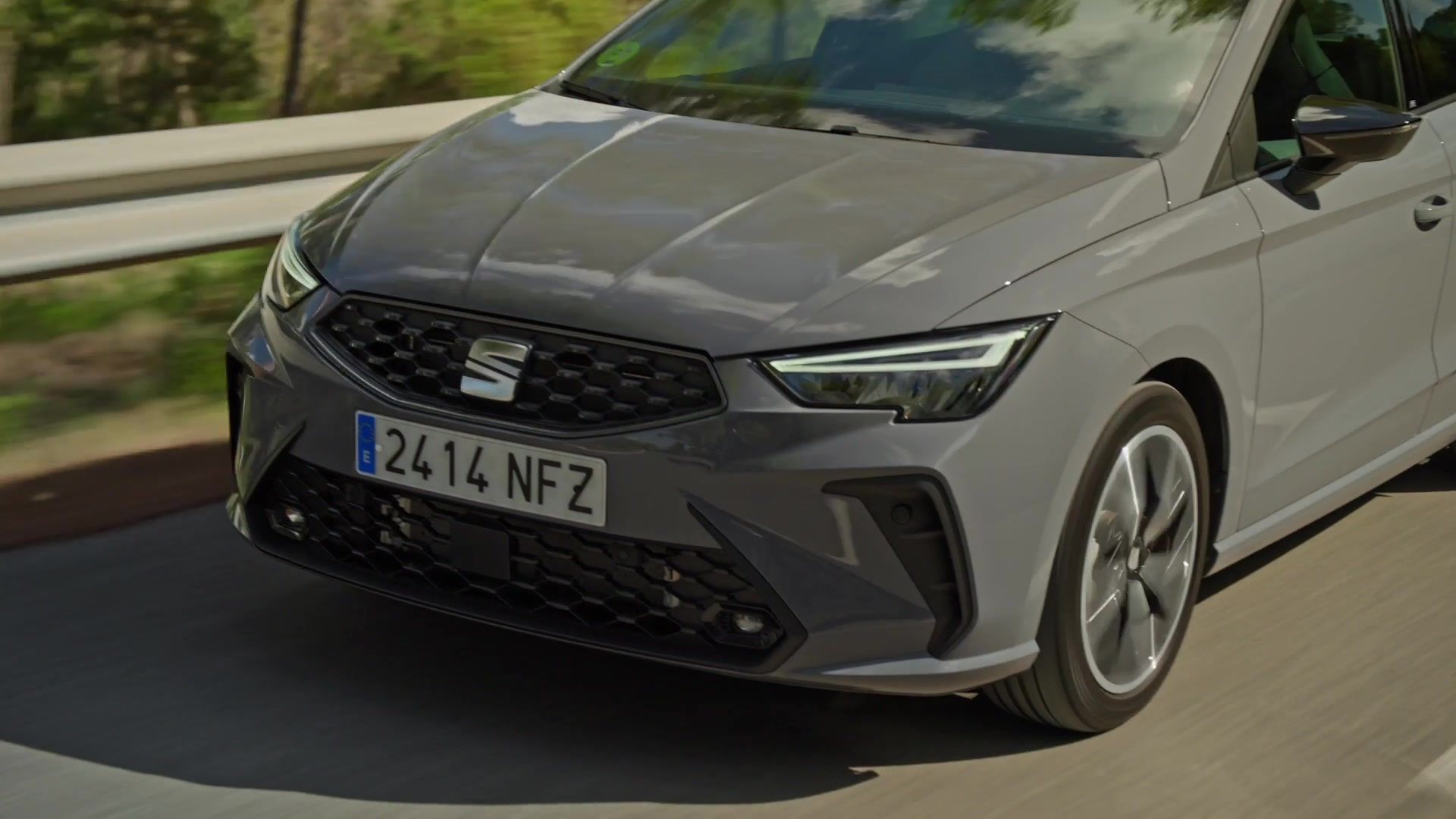 The new SEAT Ibiza FR in Graphene Grey Driving Video