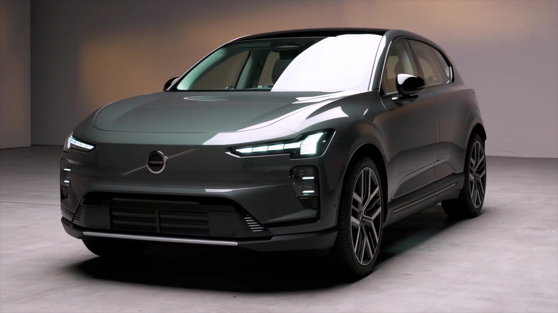 Volvo EX60 Design preview in Studio