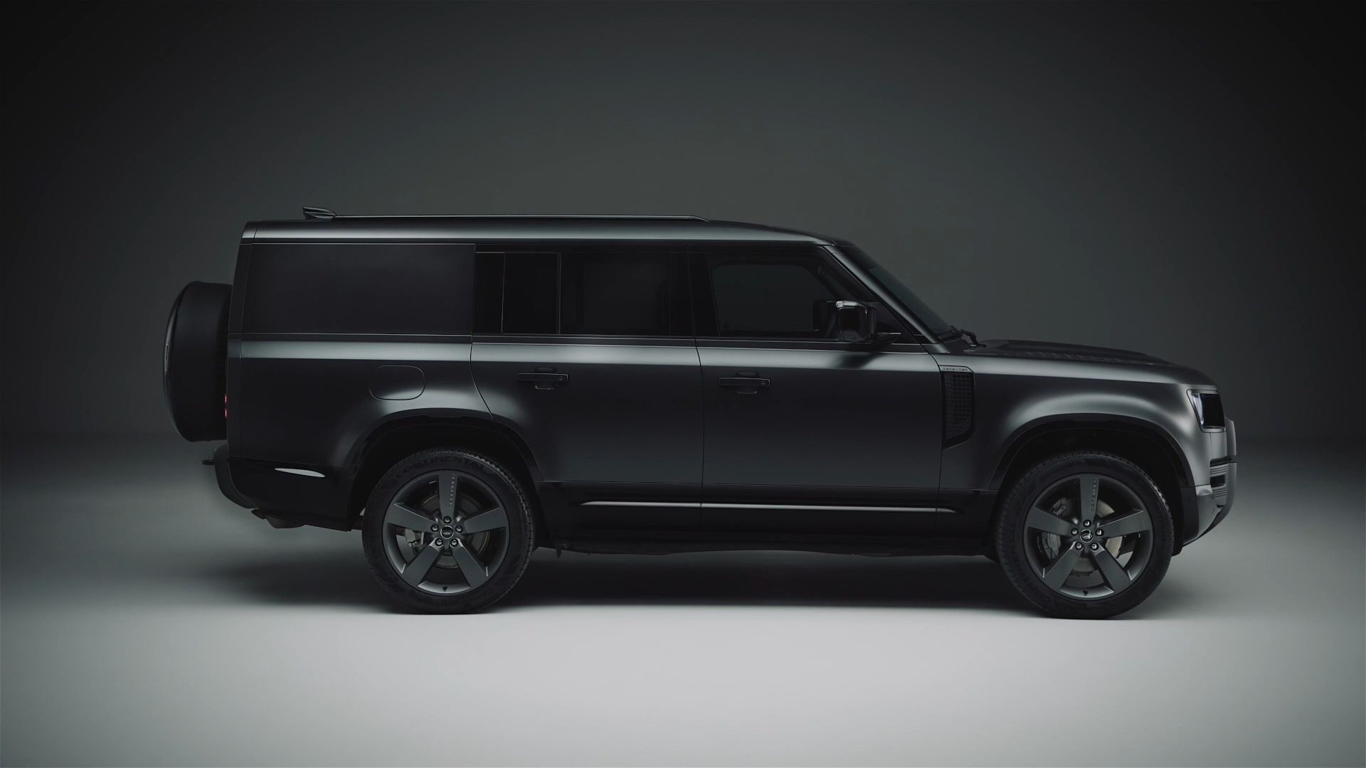 Land Rover Defender 130 Outbound - for ultimate luxurious discovery journeys