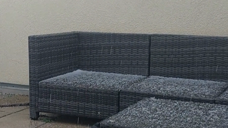 Wintereinbruch im April: Schauer mit Hagelkörnern über der Südpfalz