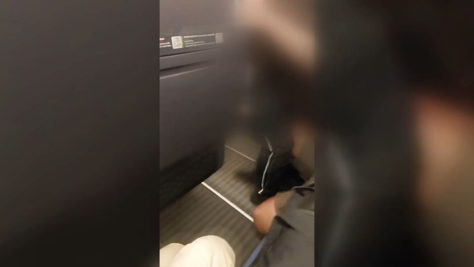 Im Video: Bahn-Mitarbeiter geht in Bamberg auf Fahrgast los