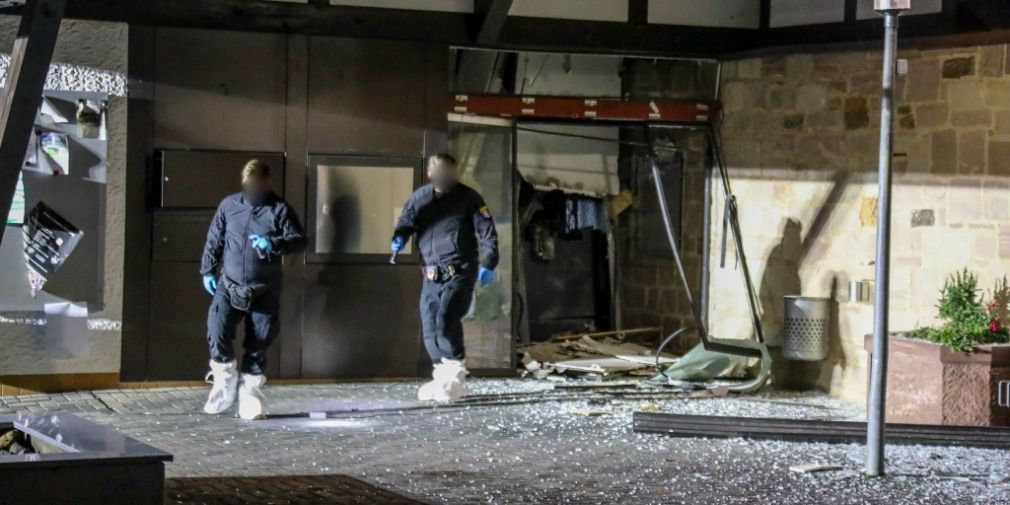 Explosion in der Rhön! Unbekannte sprengen Geldautomaten